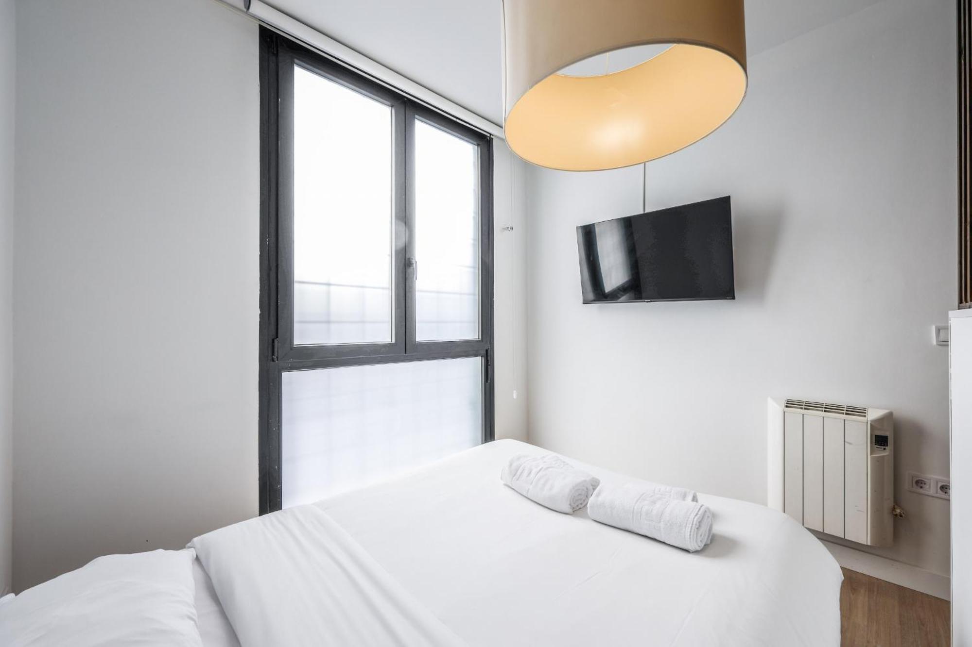 Pequeno Apartamento Reformado En Tirso De Molina Alquiler Temporal Madrid Exterior photo